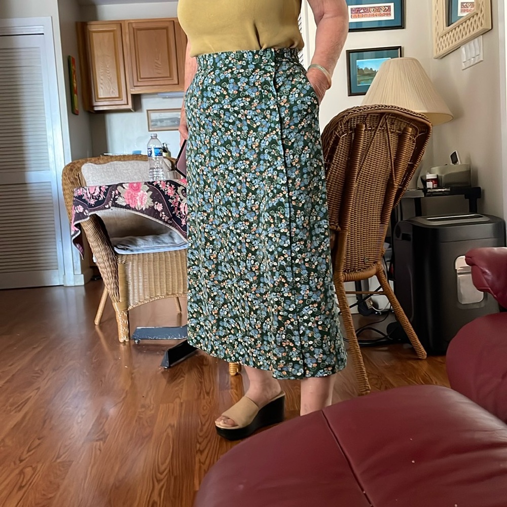 Uniqlo floral print skirt